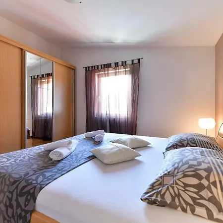 Appartement Medun- Private Pool, Bbq, Parking, Airconditioning - Ae1084 Zadar