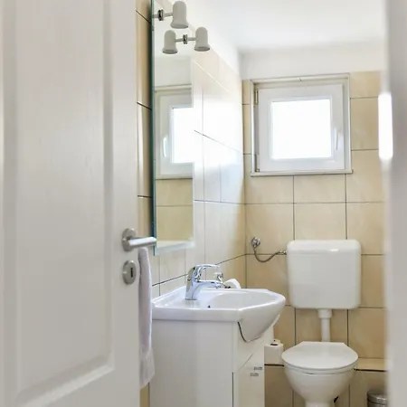 Medun- Private Pool, Bbq, Parking, Airconditioning - Ae1084 * Zadar