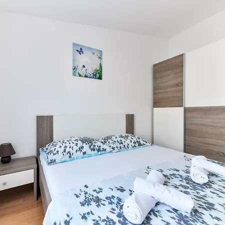Medun- Private Pool, Bbq, Parking, Airconditioning - Ae1084 Zadar