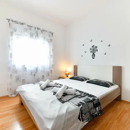 Medun- Private Pool, Bbq, Parking, Airconditioning - Ae1084 Zadar