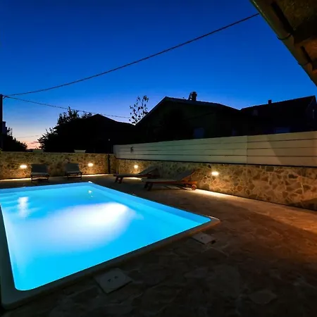 Apartment Medun- Private Pool, Bbq, Parking, Airconditioning - Ae1084