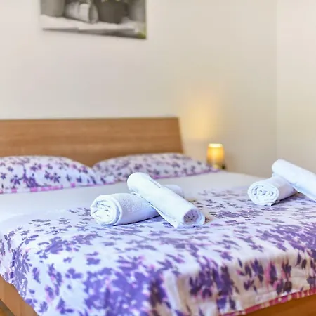 Medun- Private Pool, Bbq, Parking, Airconditioning - Ae1084 * Zadar